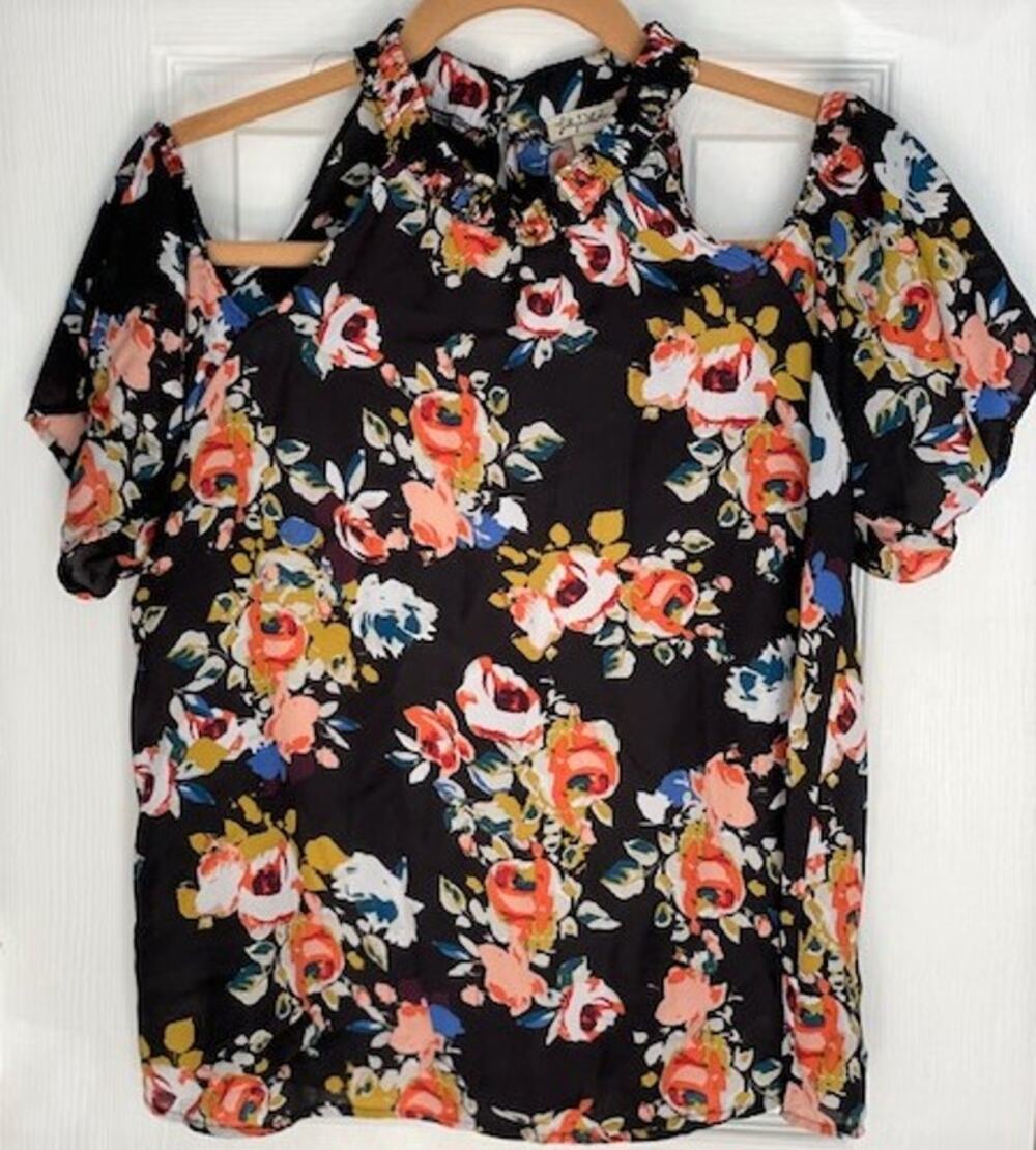 Lily White Cold Shouldered Top Sz M EUC